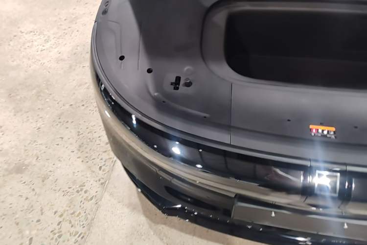 Used Zeekr 007 2025 Long-Range Rear-Wheel-Drive Intelligent Driving Version 100 kWh Engine Bay Right