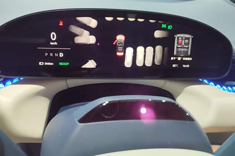 Used Zeekr 007 2025 Long-Range Rear-Wheel-Drive Intelligent Driving Version 100 kWh Instrument Cluster