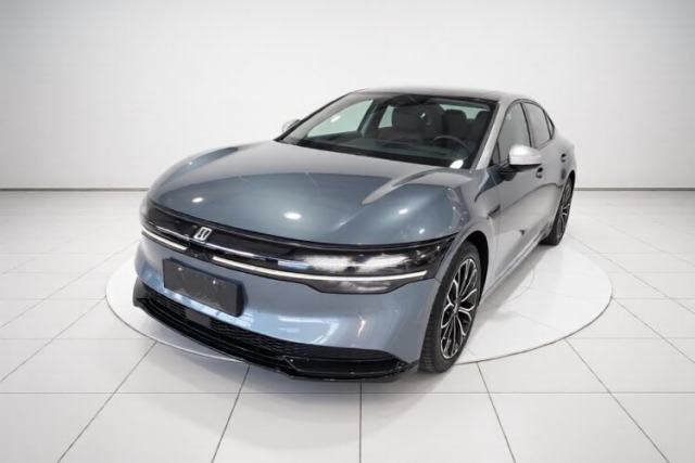 Używany Zeekr 007 2025 Long-Range Rear-Wheel-Drive Intelligent Driving Version 100 kWh