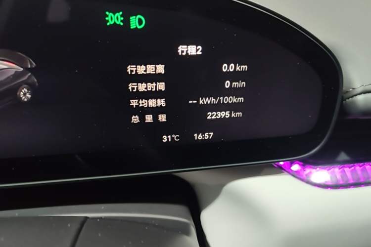 Used Zeekr 007 2025 Long-Range Rear-Wheel-Drive Intelligent Driving Version 100 kWh Odometer Close Up