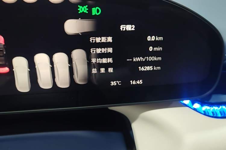 Used Zeekr 007 2025 Long-Range Rear-Wheel-Drive Intelligent Driving Version 100 kWh Odometer Close Up