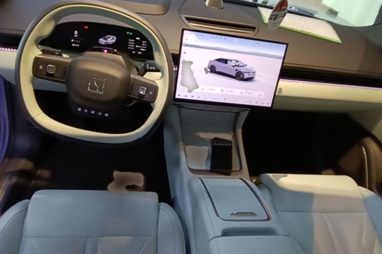 Used Zeekr 007 2025 Four-Wheel Drive Intelligent Driving Version 75 kWh Center Console