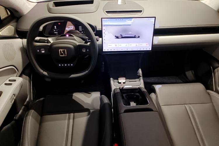 Used Zeekr 007 2025 Rear-Drive Intelligent Driving Version 75 kWh Center Console