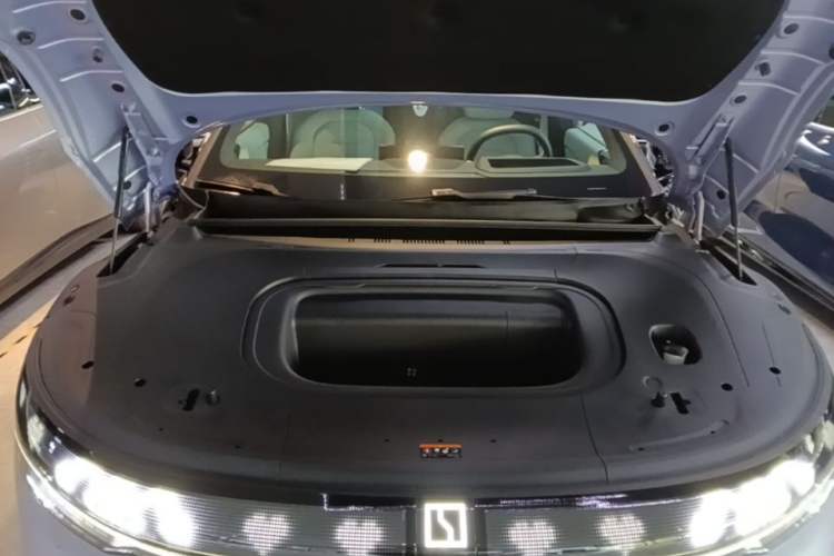 Used Zeekr 007 2025 Four-Wheel Drive Intelligent Driving Version 75 kWh Engine Bay