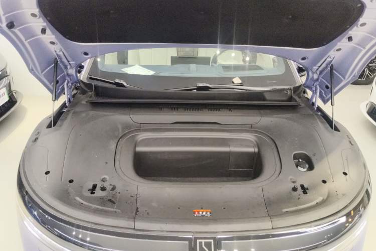 Used Zeekr 007 2025 Four-Wheel Drive Intelligent Driving Version 75 kWh Engine Bay