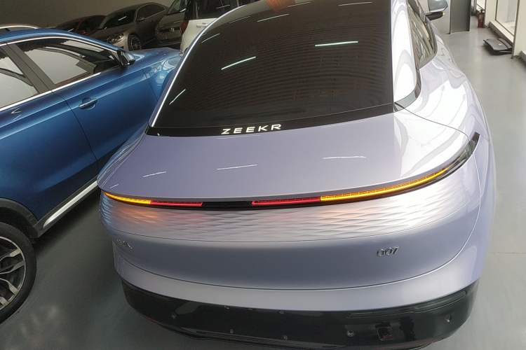 Used Zeekr 007 2025 Rear-Drive Intelligent Driving Version 75 kWh Exterior 4