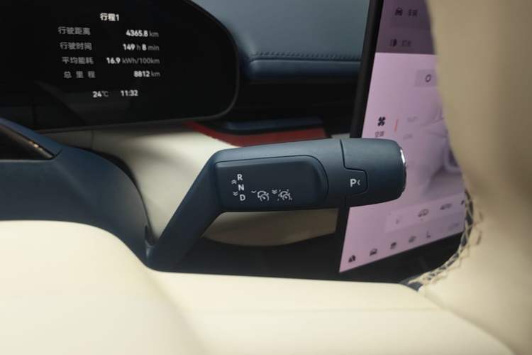 Used Zeekr 007 2025 Four-Wheel Drive Intelligent Driving Version 75 kWh Gear Lever
