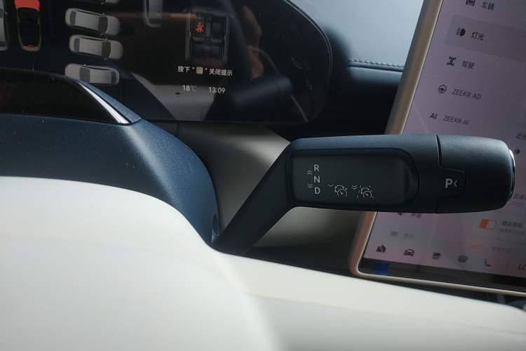 Used Zeekr 007 2025 Rear-Drive Intelligent Driving Version 75 kWh Gear Lever