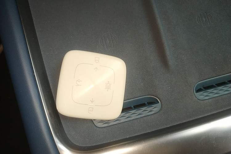 Used Zeekr 007 2025 Rear-Drive Intelligent Driving Version 75 kWh Interior 1