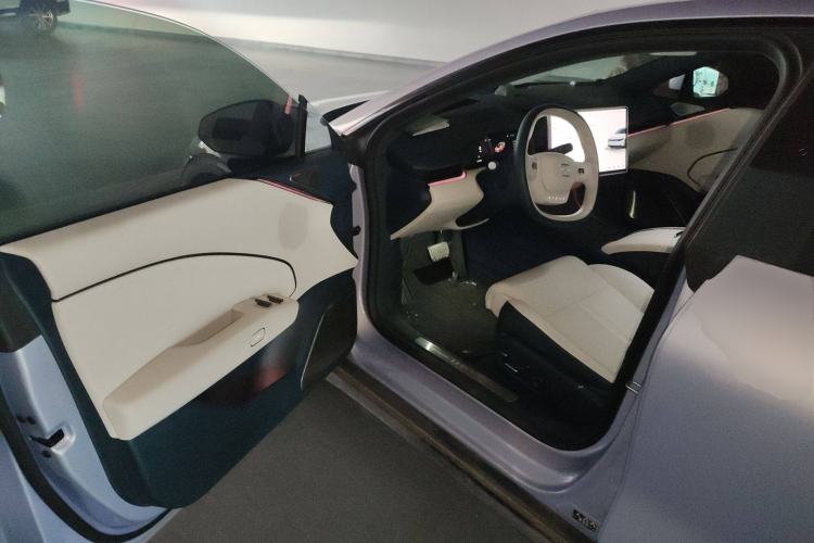 Used Zeekr 007 2025 Rear-Drive Intelligent Driving Version 75 kWh Interior 3