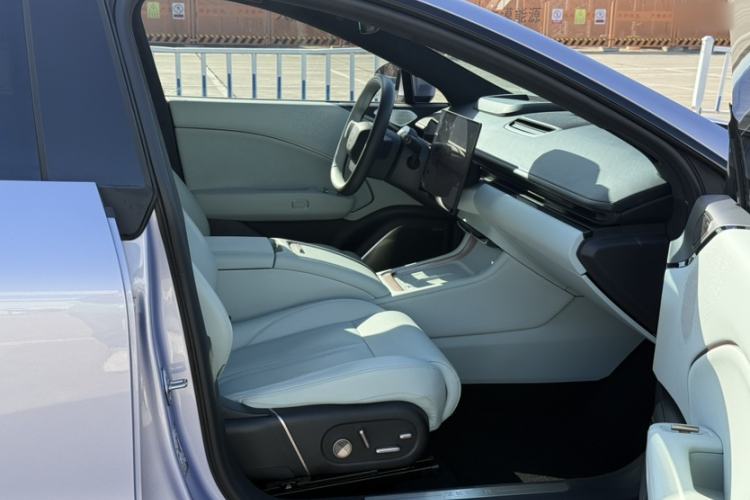Used Zeekr 007 2025 Long-Range All-Wheel-Drive Intelligent Driving Version 100 kWh Interior 3
