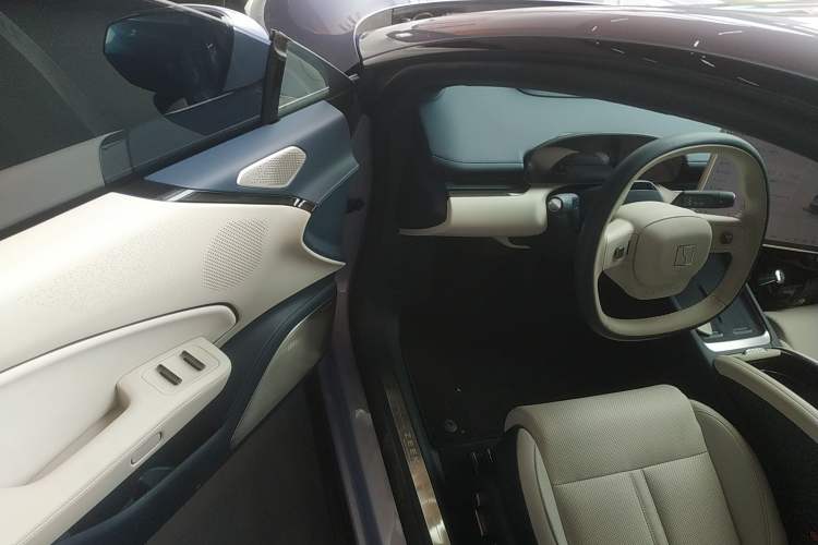 Used Zeekr 007 2025 Rear-Drive Intelligent Driving Version 75 kWh Interior 3