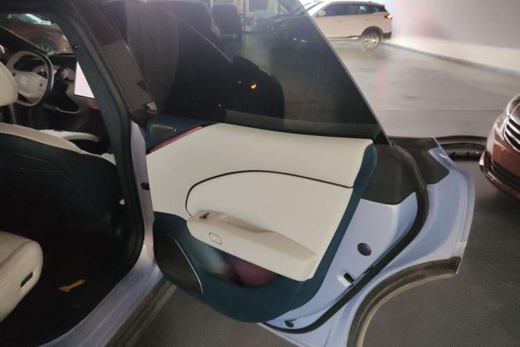 Used Zeekr 007 2025 Rear-Drive Intelligent Driving Version 75 kWh Interior 6