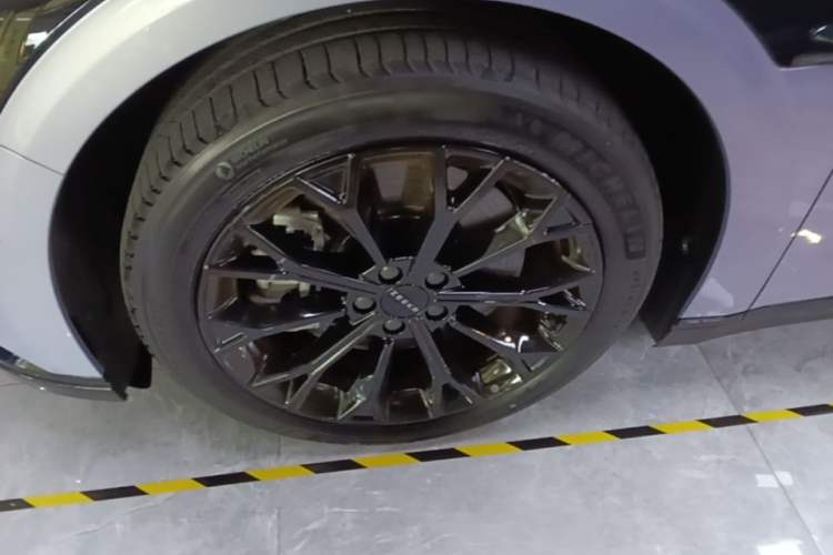 Used Zeekr 007 2025 Four-Wheel Drive Intelligent Driving Version 75 kWh Left Front Wheel Hub