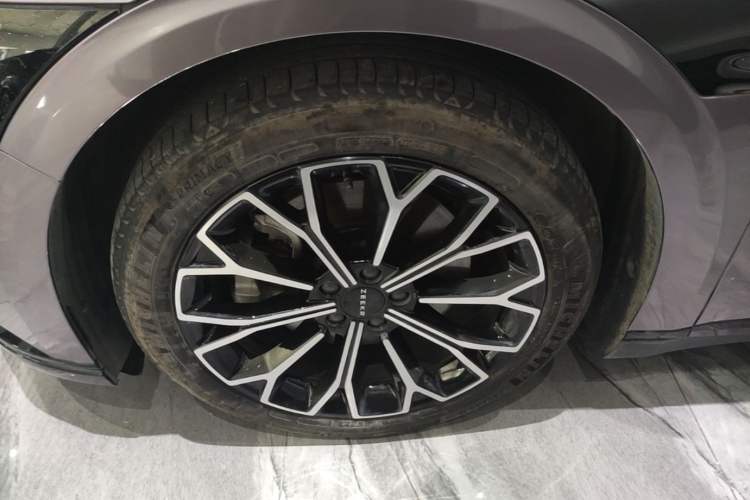 Used Zeekr 007 2025 Rear-Drive Intelligent Driving Version 75 kWh Left Front Wheel Hub