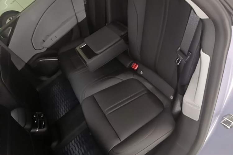 Used Zeekr 007 2025 Rear-Drive Intelligent Driving Version 75 kWh Left Rear Seat