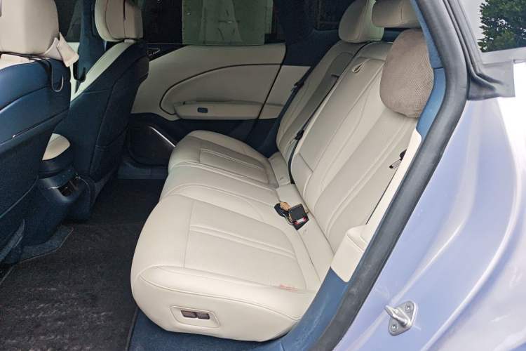 Used Zeekr 007 2025 Rear-Drive Intelligent Driving Version 75 kWh Left Rear Seat