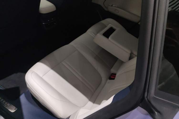 Used Zeekr 007 2025 Rear-Drive Intelligent Driving Version 75 kWh Left Rear Seat