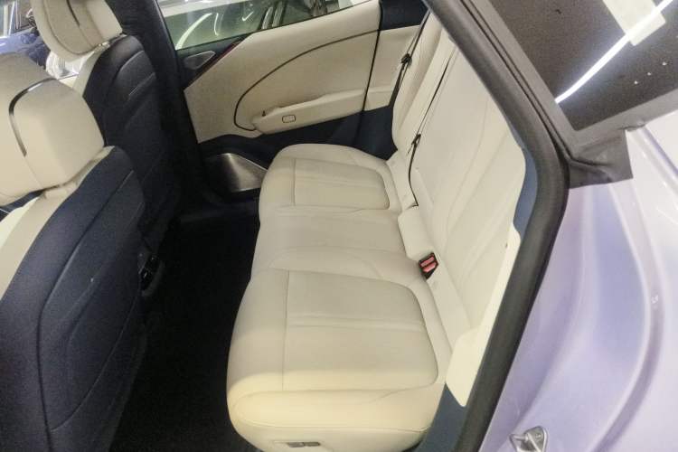 Used Zeekr 007 2025 Four-Wheel Drive Intelligent Driving Version 75 kWh Left Rear Seat
