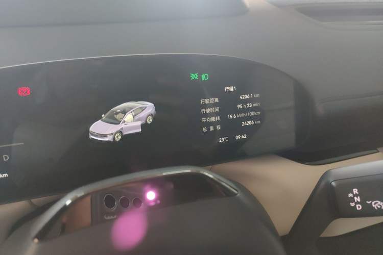 Used Zeekr 007 2025 Rear-Drive Intelligent Driving Version 75 kWh Odometer Close Up