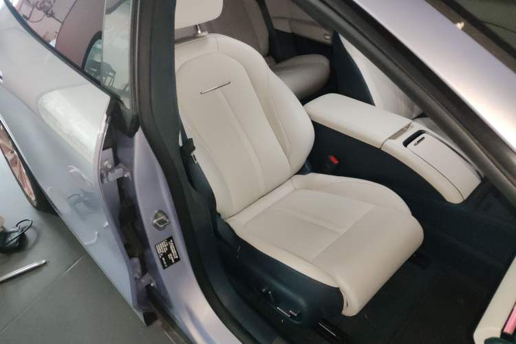 Used Zeekr 007 2025 Rear-Drive Intelligent Driving Version 75 kWh Right Front Seat