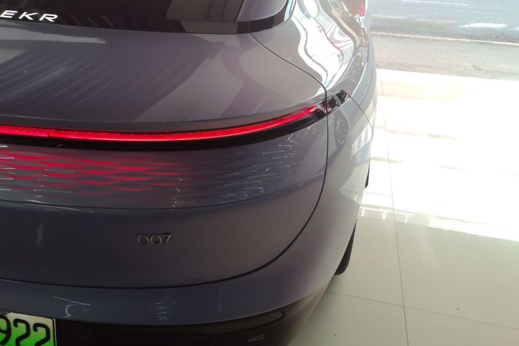 Used Zeekr 007 2025 Rear-Drive Intelligent Driving Version 75 kWh Right Rear Taillight