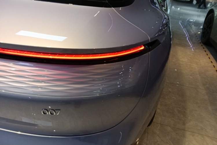 Used Zeekr 007 2025 Four-Wheel Drive Intelligent Driving Version 75 kWh Right Rear Taillight