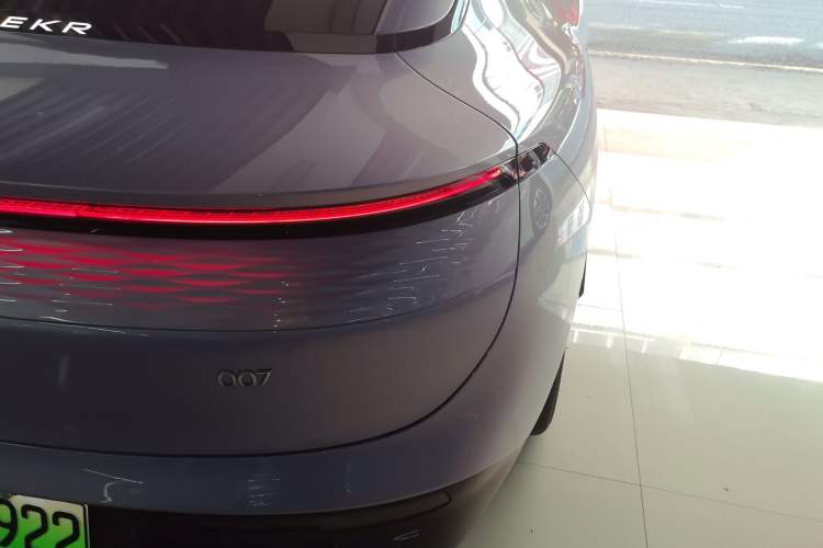 Used Zeekr 007 2025 Rear-Drive Intelligent Driving Version 75 kWh Right Rear Taillight