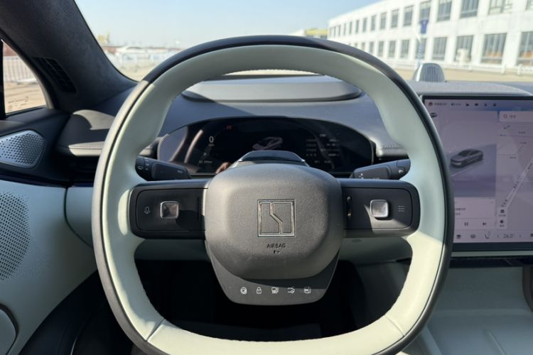 Used Zeekr 007 2025 Long-Range All-Wheel-Drive Intelligent Driving Version 100 kWh Steering Wheel