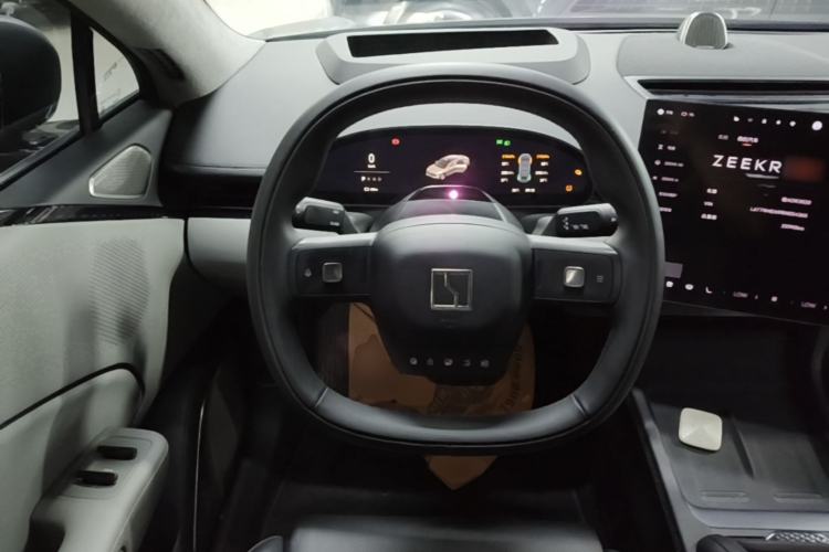 Used Zeekr 007 2025 Rear-Drive Intelligent Driving Version 75 kWh Steering Wheel