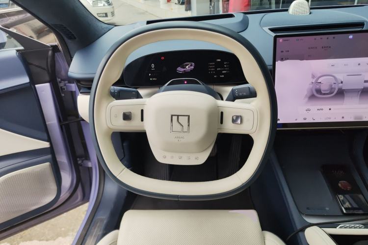 Used Zeekr 007 2025 Four-Wheel Drive Intelligent Driving Version 75 kWh Steering Wheel