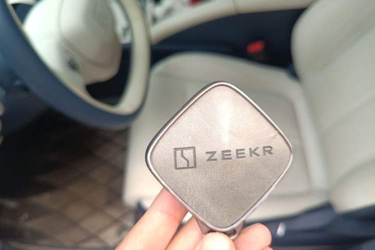 Used Zeekr 007 2025 Rear-Drive Intelligent Driving Version 75 kWh Vehicle Key