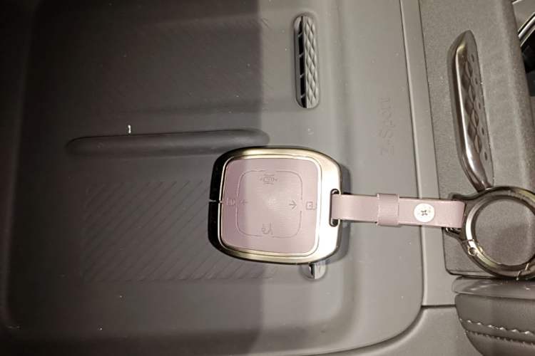Used Zeekr 007 2025 Rear-Drive Intelligent Driving Version 75 kWh Vehicle Key