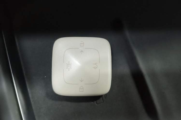 Used Zeekr 007 2025 Rear-Drive Intelligent Driving Version 75 kWh Vehicle Key