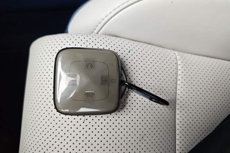 Used Zeekr 007 2025 Rear-Drive Intelligent Driving Version 75 kWh Vehicle Key