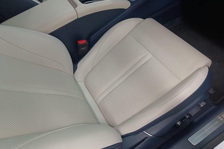 Used Zeekr 007 2025 Rear-Drive Intelligent Driving Version 75 kWh Right Front Seat