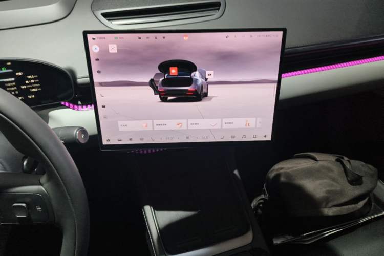 Used Zeekr 007 2025 Long-Range Rear-Wheel-Drive Intelligent Driving Version 100 kWh Audio And AC Panel