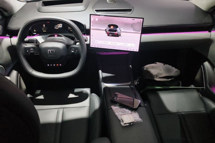 Used Zeekr 007 2025 Long-Range Rear-Wheel-Drive Intelligent Driving Version 100 kWh Center Console