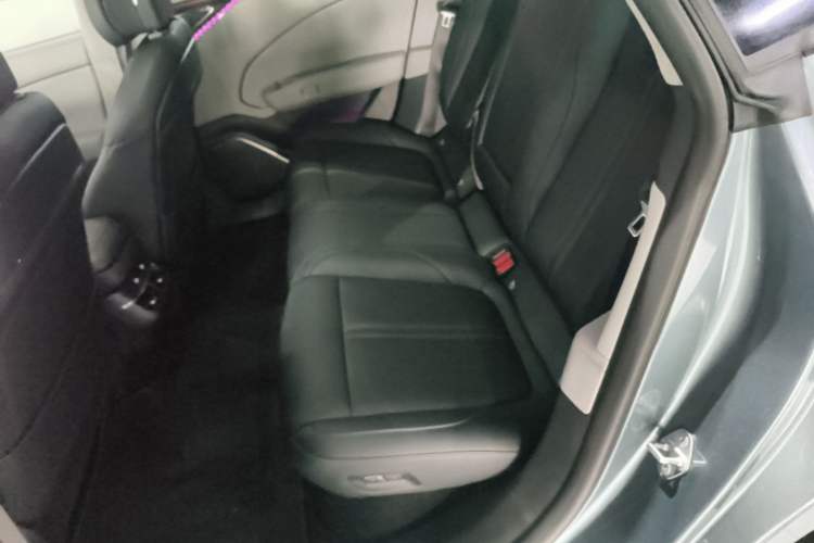 Used Zeekr 007 2025 Long-Range Rear-Wheel-Drive Intelligent Driving Version 100 kWh Left Rear Seat