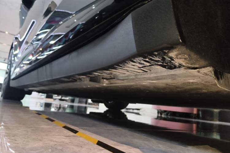 Used Zeekr 007 2025 Long-Range Rear-Wheel-Drive Intelligent Driving Version 100 kWh Left Side Sill