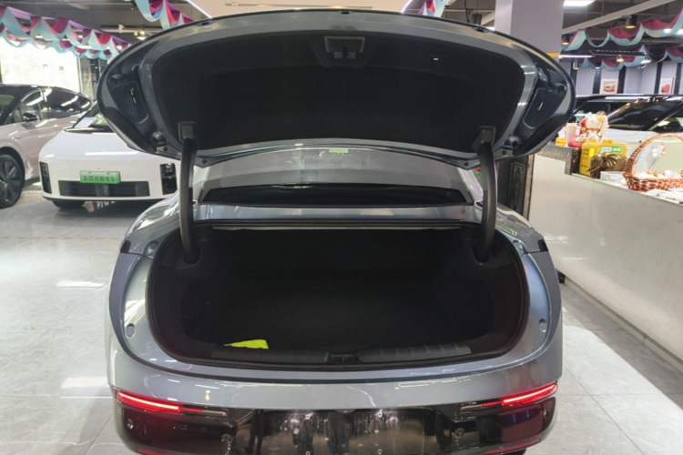 Used Zeekr 007 2025 Long-Range Rear-Wheel-Drive Intelligent Driving Version 100 kWh Trunk