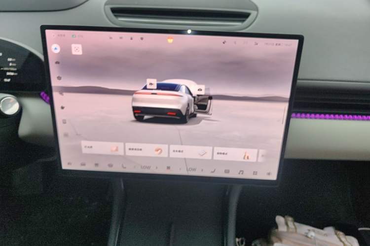 Used Zeekr 007 2025 Long-Range Rear-Wheel-Drive Intelligent Driving Version 100 kWh Audio And AC Panel