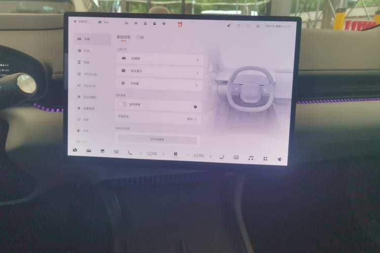 Used Zeekr 007 2025 Long-Range Rear-Wheel-Drive Intelligent Driving Version 100 kWh Audio And AC Panel
