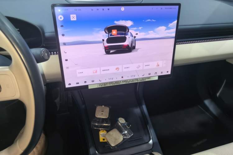 Used Zeekr 007 2025 Long-Range Rear-Wheel-Drive Intelligent Driving Version 100 kWh Audio And AC Panel