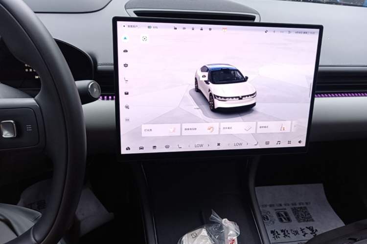 Used Zeekr 007 2025 Long-Range Rear-Wheel-Drive Intelligent Driving Version 100 kWh Audio And AC Panel