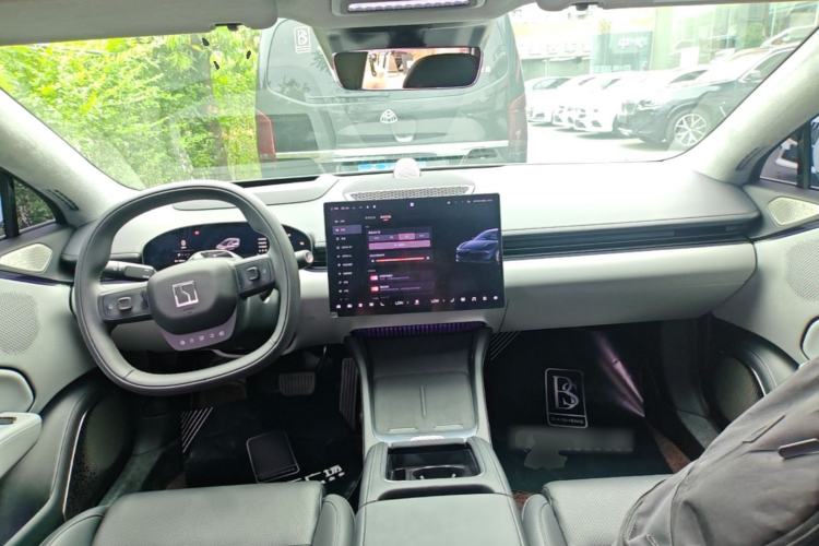 Used Zeekr 007 2025 Rear-Drive Intelligent Driving Version 75 kWh Center Console