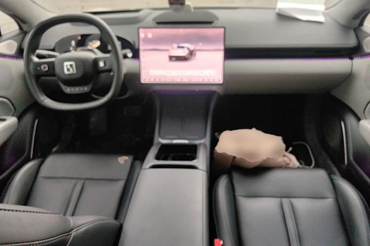 Used Zeekr 007 2025 Long-Range Rear-Wheel-Drive Intelligent Driving Version 100 kWh Center Console