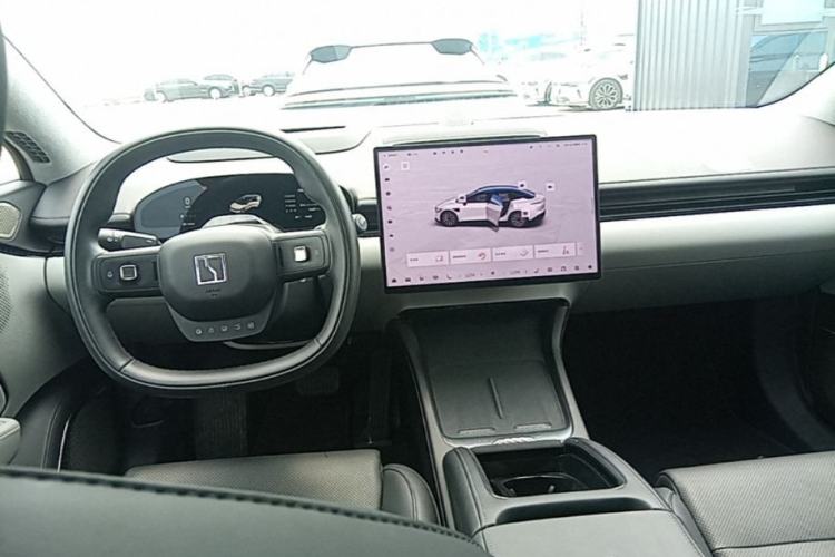 Used Zeekr 007 2025 Long-Range Rear-Wheel-Drive Intelligent Driving Version 100 kWh Center Console