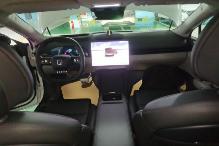 Used Zeekr 007 2025 Long-Range Rear-Wheel-Drive Intelligent Driving Version 100 kWh Center Console