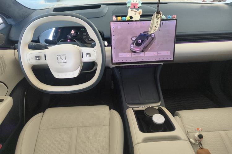 Used Zeekr 007 2025 Rear-Drive Intelligent Driving Version 75 kWh Center Console